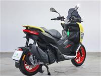 Aprilia SR GT 200